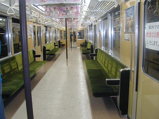 阪急8200系の座席